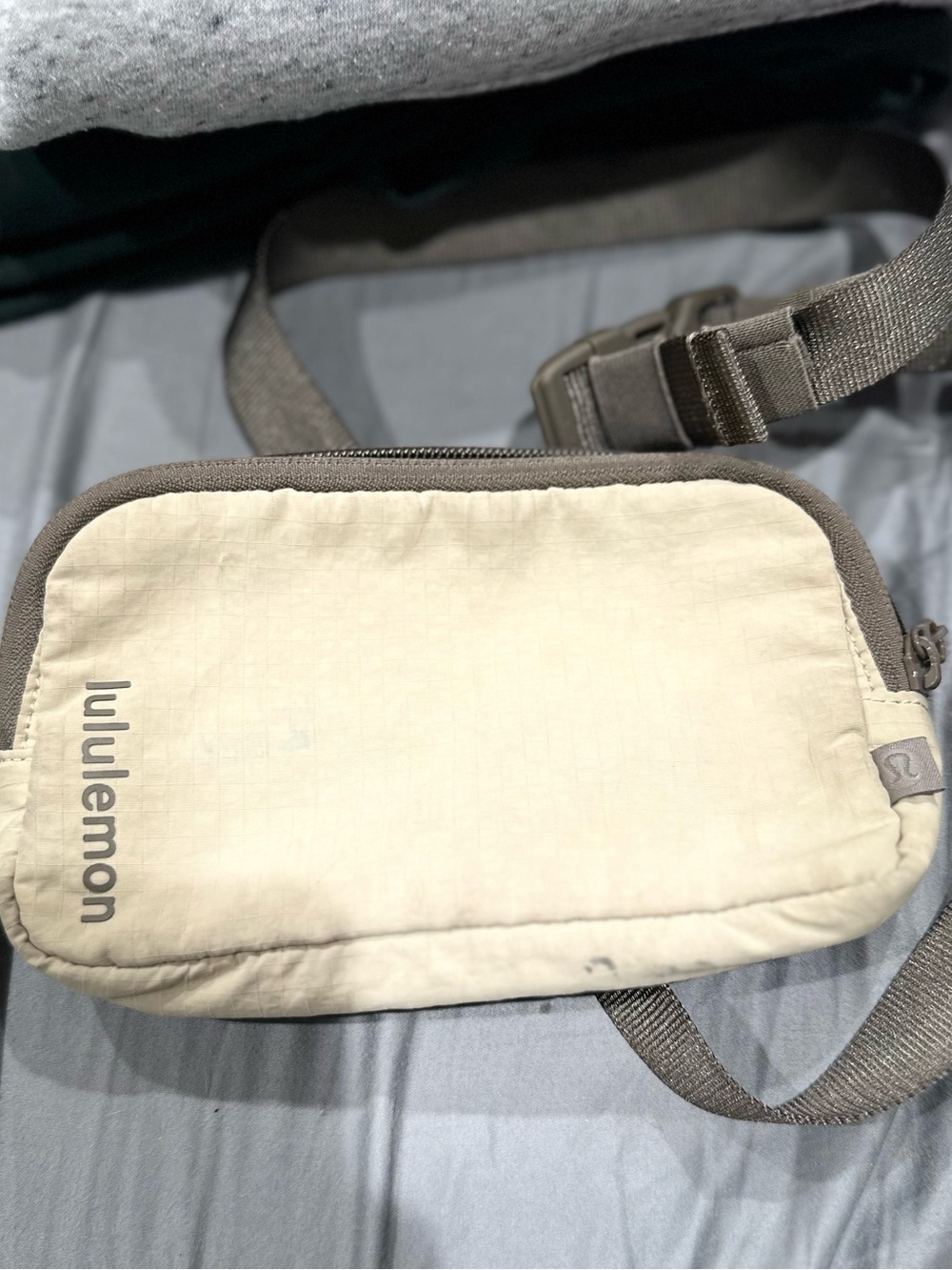 Pre-loved lululemon athletica Beige  Fanny bag